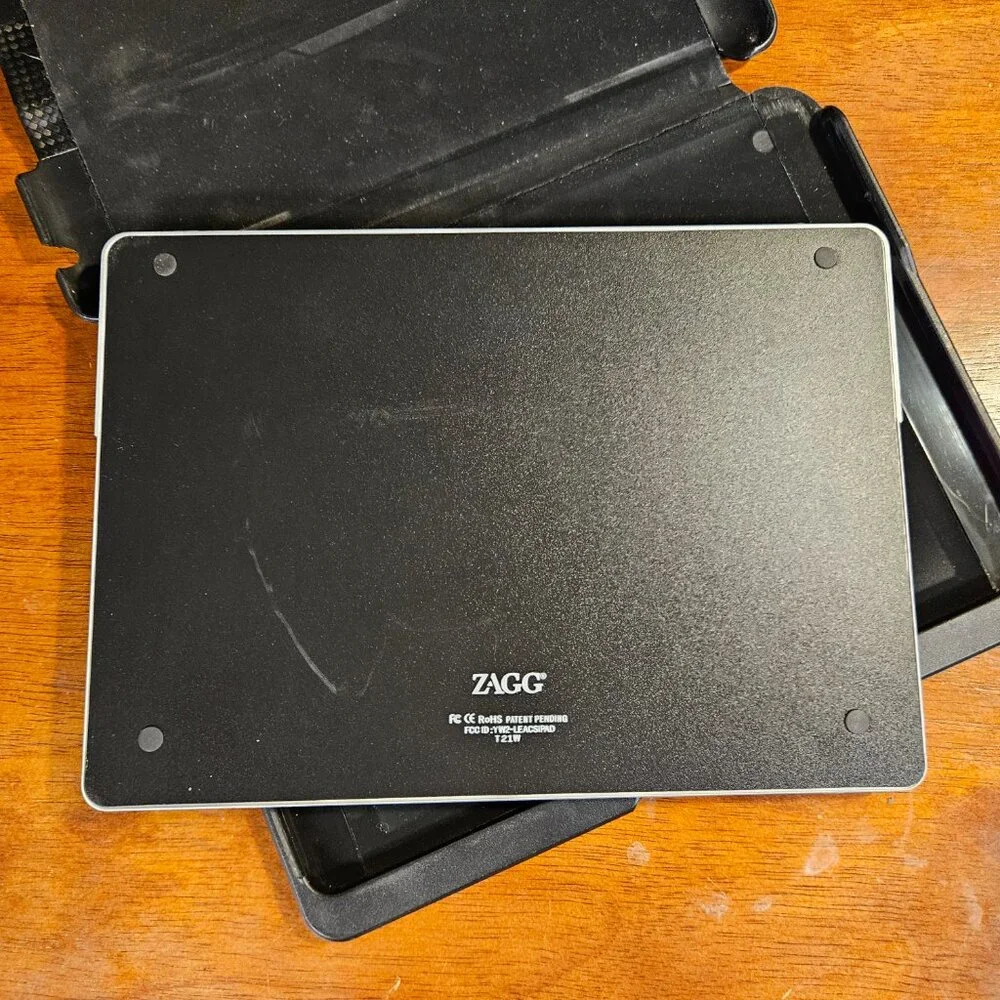 ZAGG Folio Yw2 Bluetooth Keyboard for iPad 2/3/4